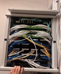Kurumsal switch ve network kabinet sistemi